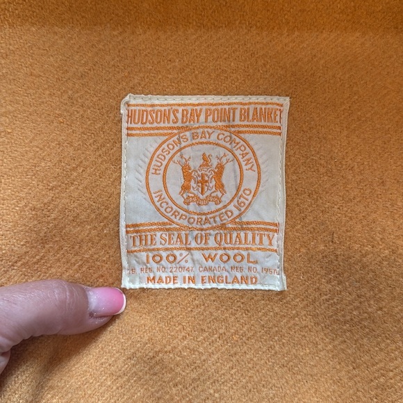 Hudson's Bay Company 60" x 86" Twin Size 3.5 Point Blanket
Antique - Picture 5 of 9